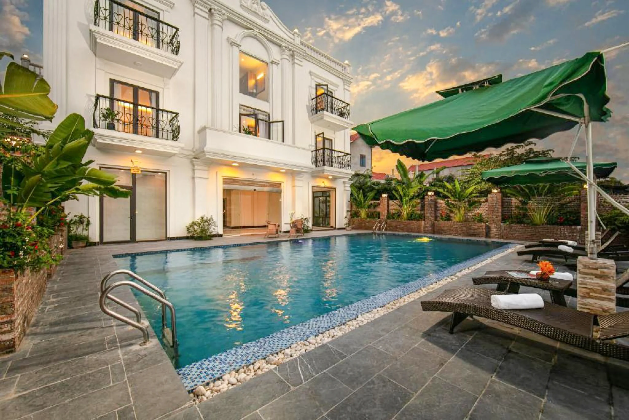 HOA LU – TAM COC – MUA CAVE – CYCLING – 1 DAY TRIP BY LIMOUSINE