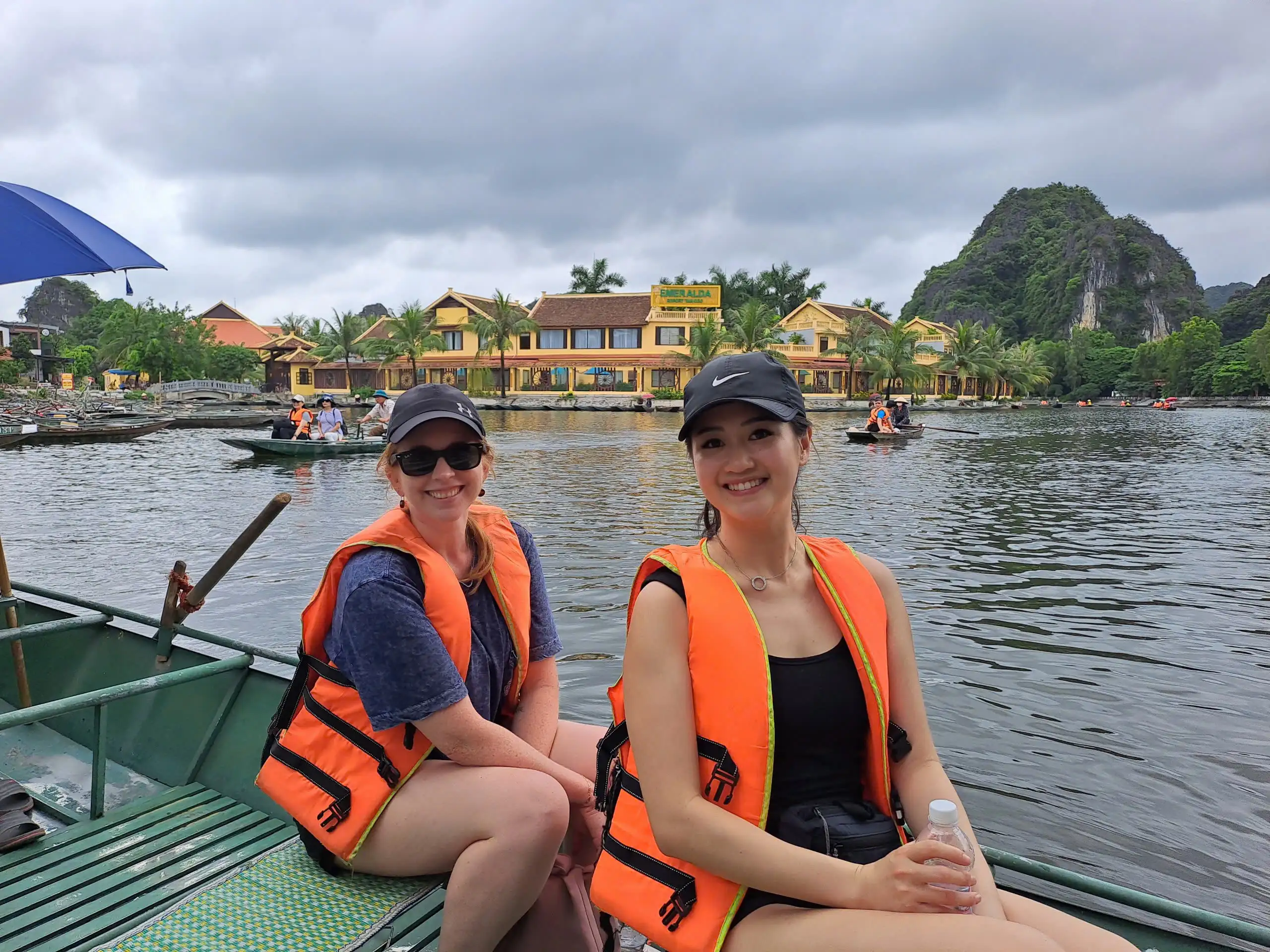 HOA LƯ – TRÀNG AN – HANG MÚA 1 NGÀY